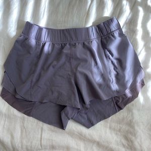 LULULEMON SHORT in lavender